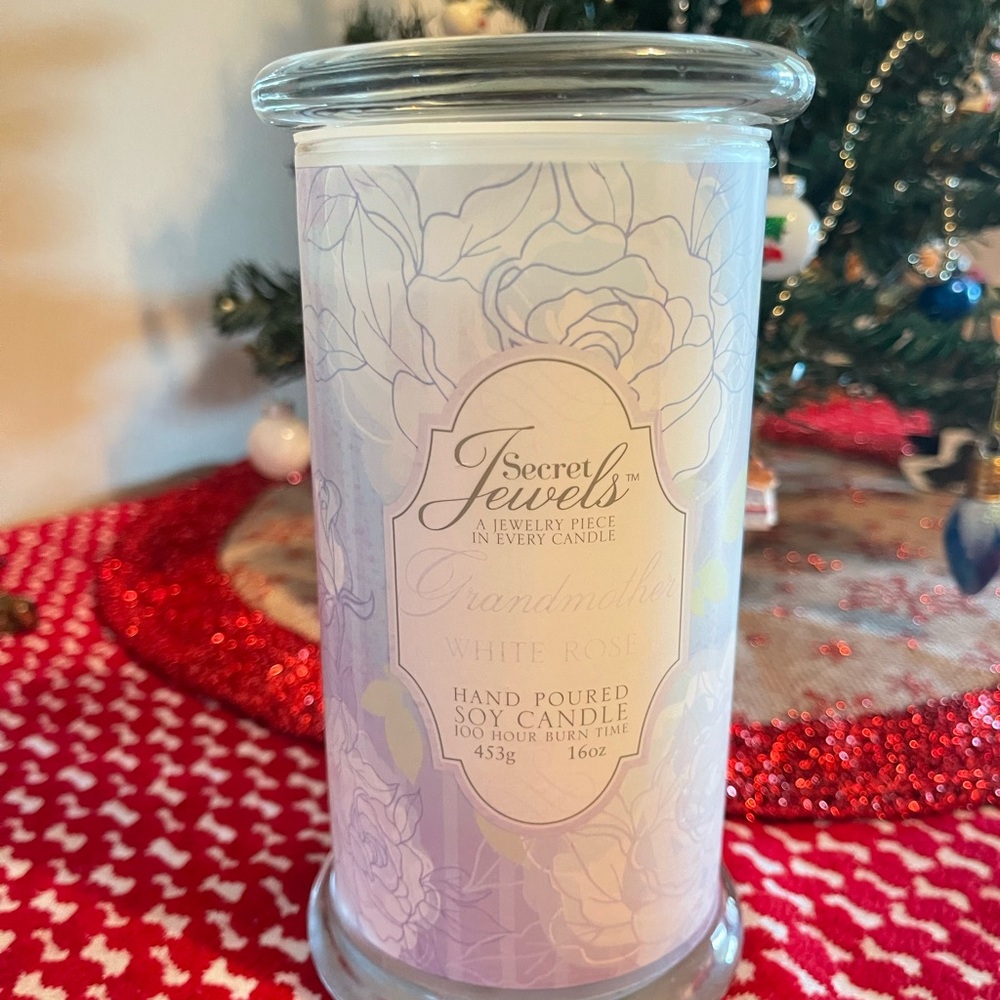 Secret Jewels White Rose Candle
